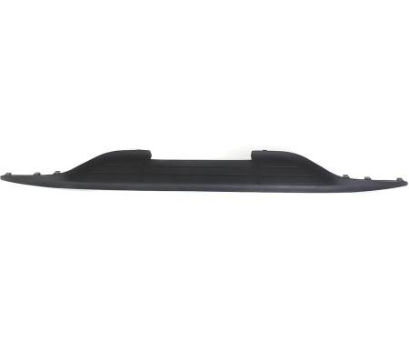 OER 1999-07 Chevrolet, GMC C/K GMT800 Pickup (Except SS), Rear Bumper Step Pad, Center Portion, Lower, Around Hitch Ball Area, 1-Piece 12335696